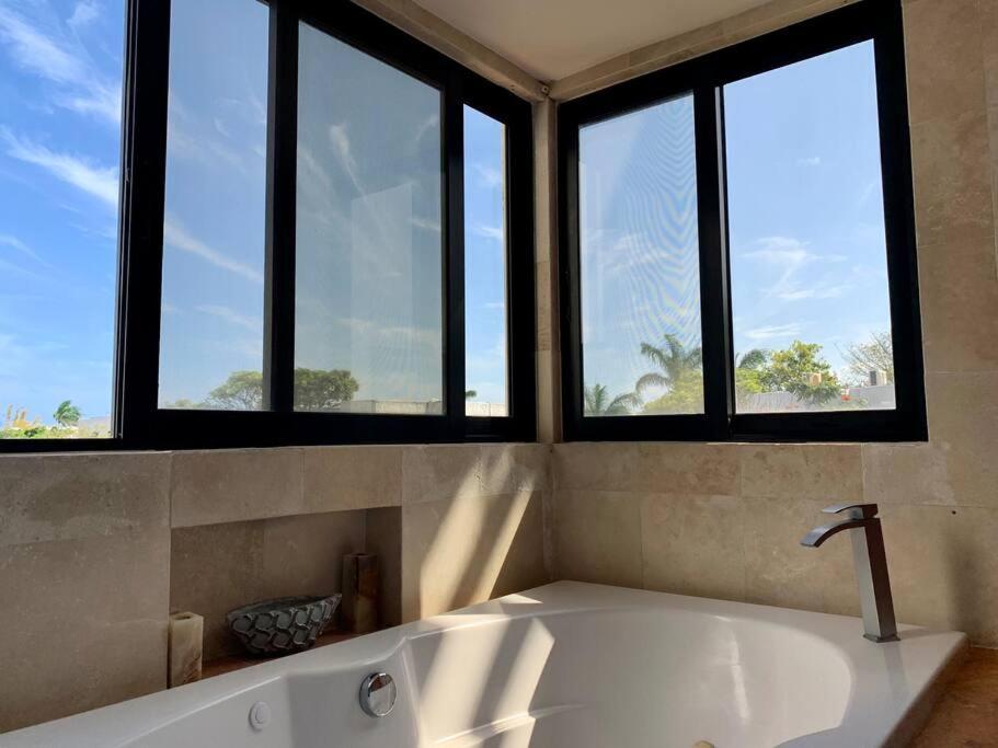 Charming Lagoon Front Villa By Casa Paraiso Cancun Dış mekan fotoğraf